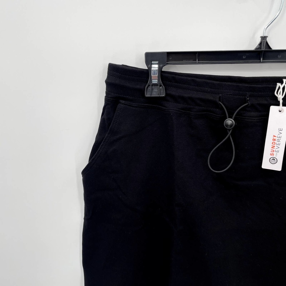 SUNDRY FOR EVEREVE Sunday Skirt with Bungee Drawcord in Black // 3 (L) - Picture 6 of 10